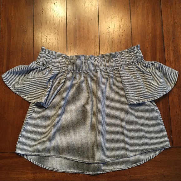 Lulus Tops - Lulu's Off-the-Shoulder Top | NEW